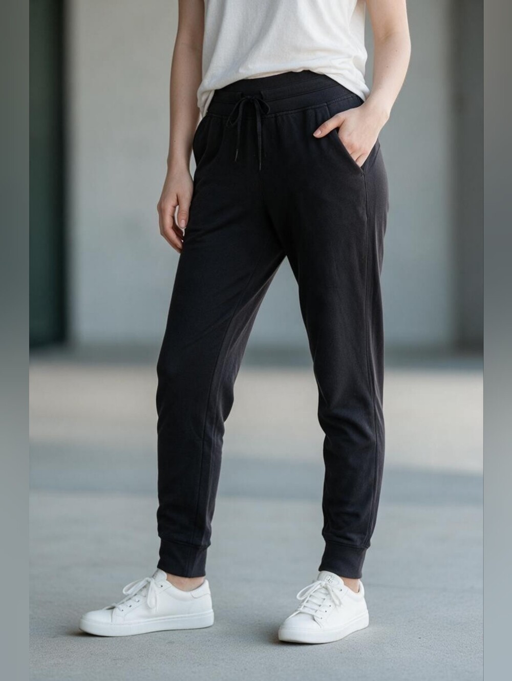 lululemon Mid-Rise Jogger Black- 6